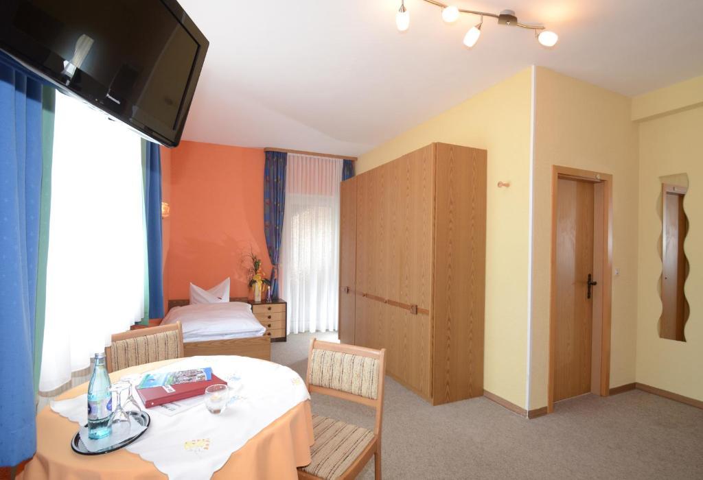 Gasthof Zur Post Hotel Und Parkplatz Vohenstrauss Cameră foto